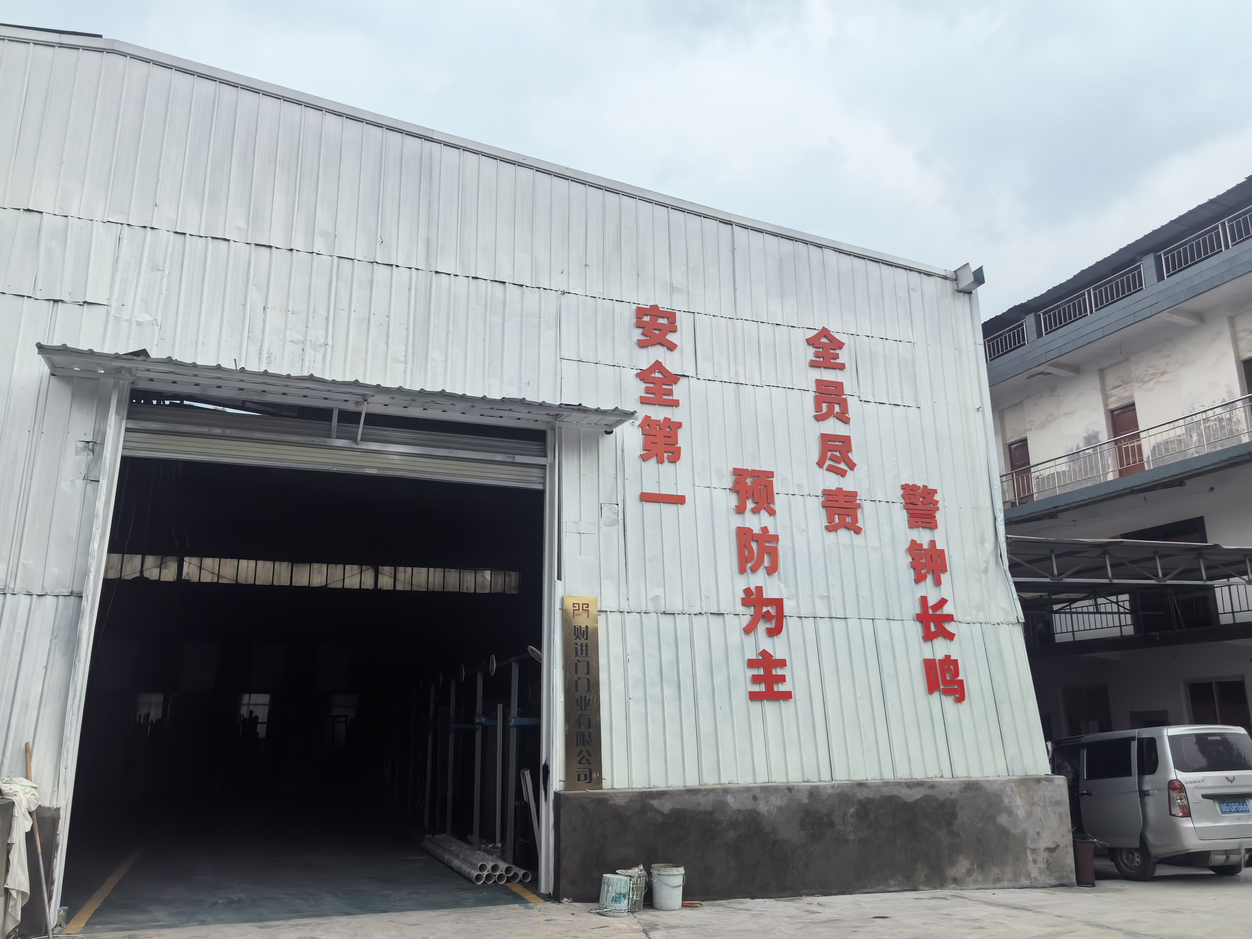 成都铝合金门定制工厂推荐：本地源头厂家怎么选？五大系列对比与避坑清单